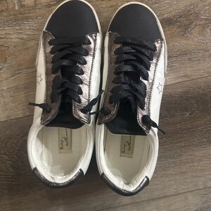 Vintage Havana GRANDE Black Star Metallic Sneakers